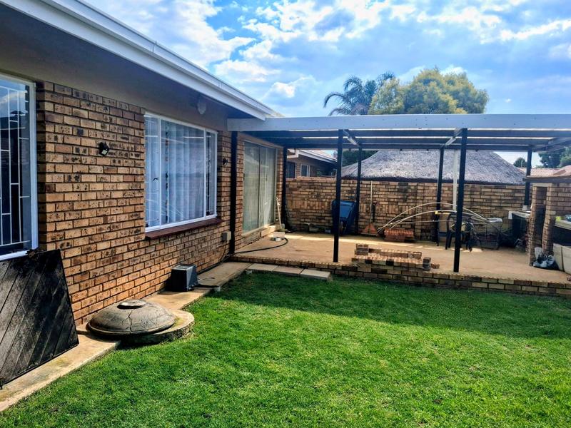 3 Bedroom Property for Sale in Flamwood North West